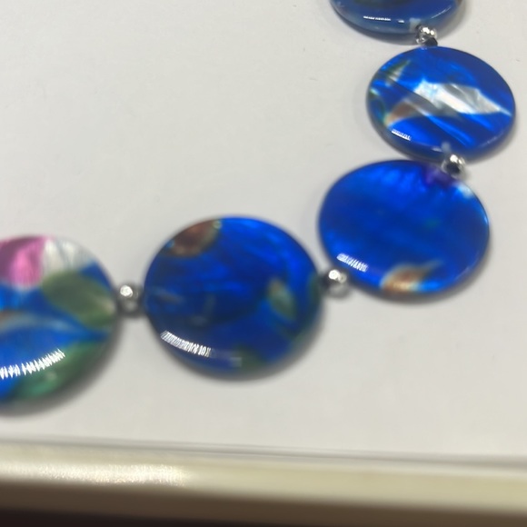 34’’ Mother of Pearl with Ears Necklace - Picture 2 of 2